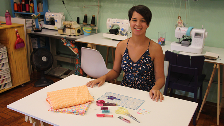 Elisa Dantas conta sobre quando começou a costurar e como essa experiência transformou a sua vida