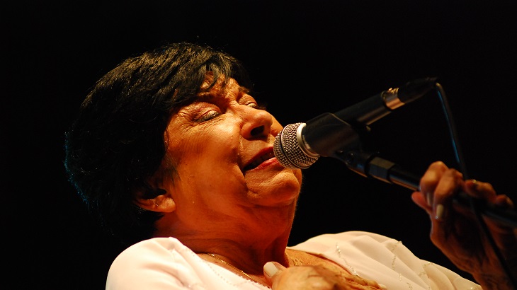 Inezita Barroso, uma das pioneiras do cancioneiro caipira | Foto: Silvio Tanaka (CCby2.0)