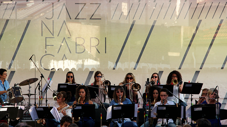 A big band Jazzmin's no deck do Sesc Pompeia. Foto: Carol Vidal