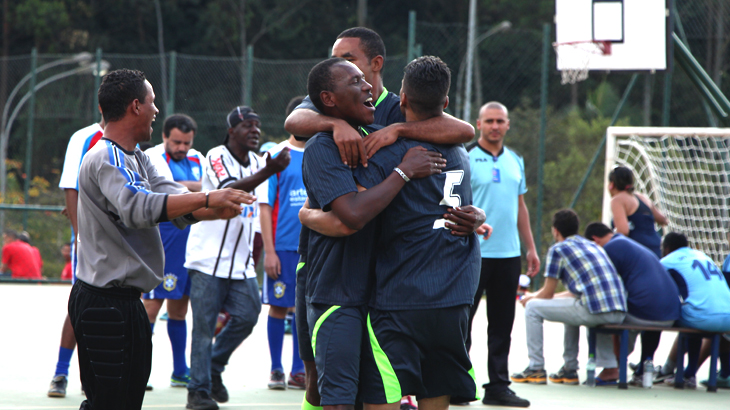 Equipe da Copa da Inclusão comemorando gol. Foto: Carolina Vidal/Sesc