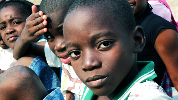 Parte das crianças angolanas são órfãs de guerra ou expulsas de casa acusadas de feitiçaria 