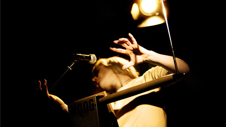 A theremista Dorit Chrysler se apresenta no dia 14<br>Foto: Miriam Daalsgard