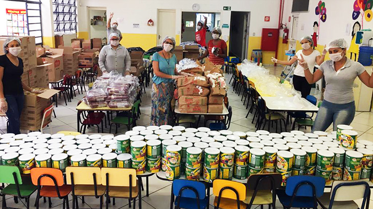 Arrecadação e distribuição de alimentos na Fundação Julita Foto: Leidyla Nascimento