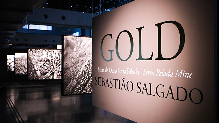 Exposição Gold - Mina de Ouro Serra Pelada - de Sebastião Salgado. Foto: Gean Carlo Seno.