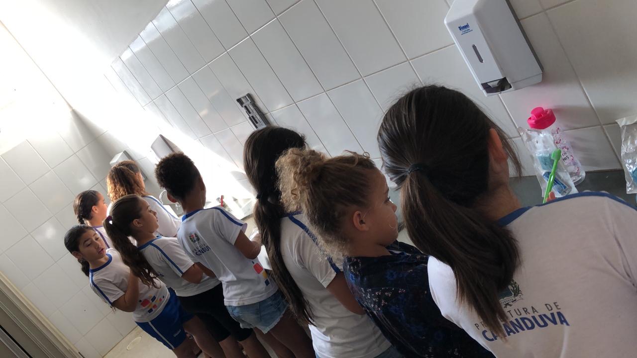Atividade educativa do projeto Sorriso é Coisa Séria, nas escolas da rede municipal de Catanduva