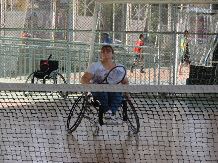 Tênis adaptado é outra modalidade trabalhada em minicurso neste Seminário de Esportes Inclusivos