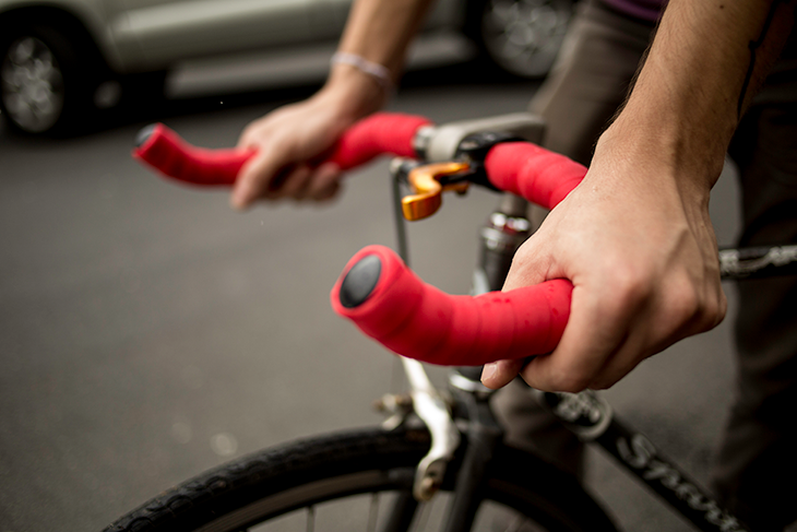 Além das ciclovias e ciclofaixas, ciclistas pode circular por diversas vias da cidade.