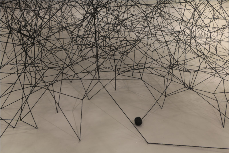 Fotos da exposição Chiharu Shiota - Em Busca do Destino, no Sesc Pinheiros