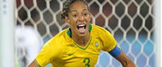 Esporte e Atividade Física: Aline Pellegrino prestigia futebol feminino no Sesc Interlagos 