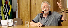  Multimídia: Podcast do professor Celso Favaretto, conversando sobre tropicália