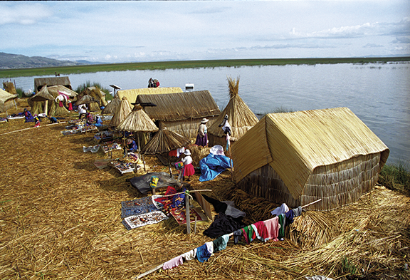 Ilha flutuante de Uros. Lago Titicaca, Bolívia. Foto: Argus Caruso