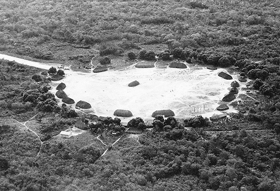 Vista aérea da Aldeia Kuikuro, no Parque Indígena do Xingu. Foto: Tiago Queiroz  