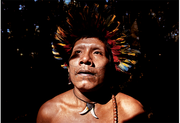 Indigena Uru-Eu-Wau-Wau. Rondonia, c. 1988. Foto: Joao Farkas